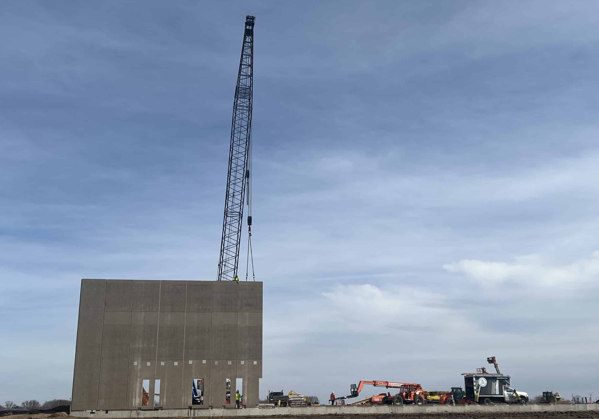 Construction on the FedEx building in Willmar, MN